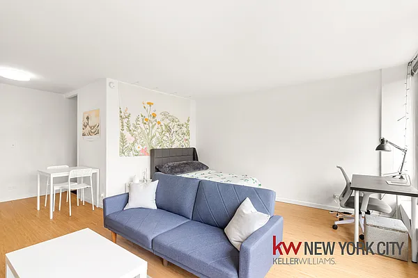 Rented by Keller Williams NYC | media 23