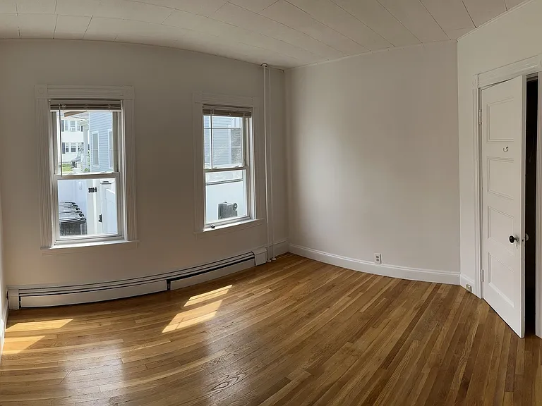 58-60 Waverly St #1 — Photo 6