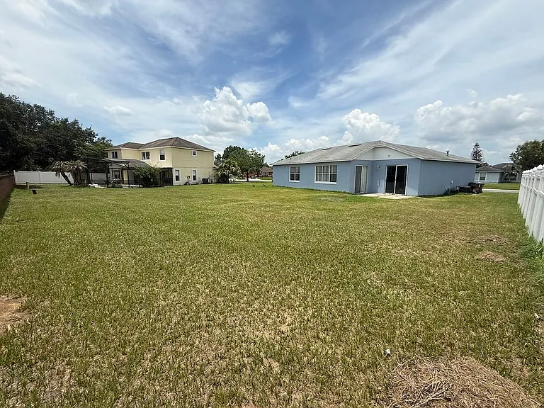 2560 Sage Dr — Photo 3