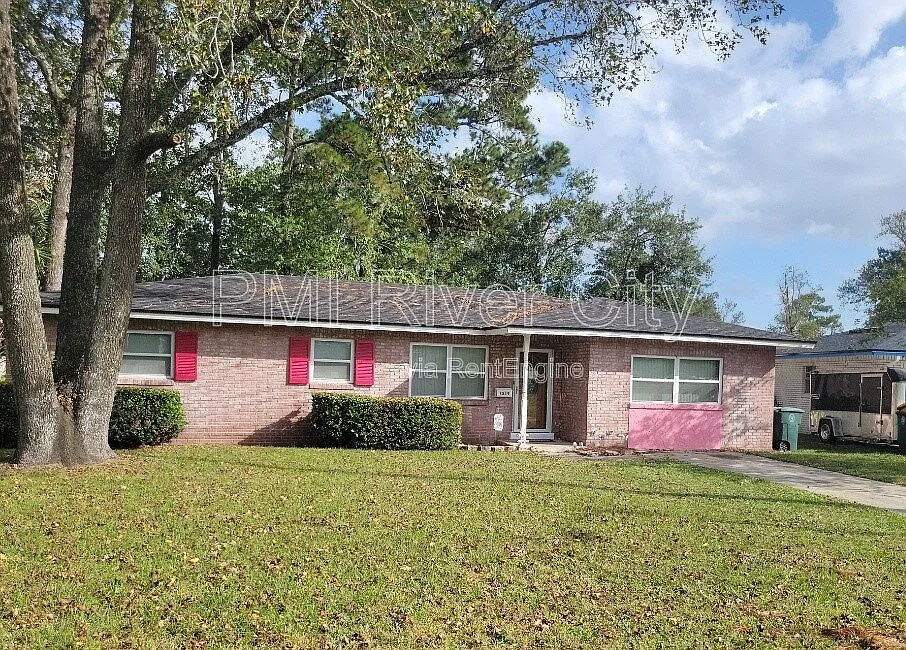Building Photo - 7819 Lisa Dr E