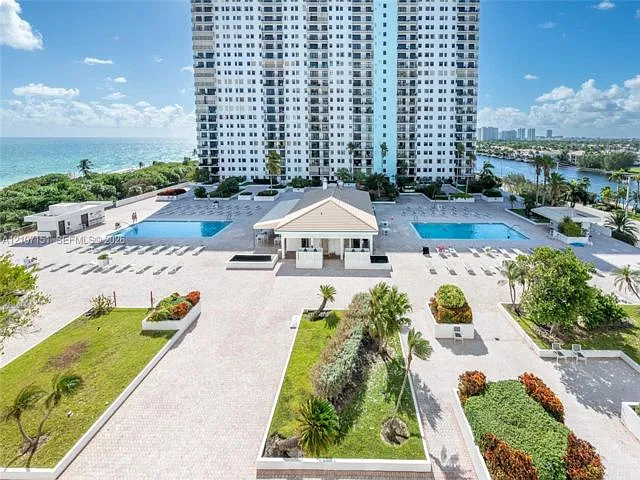2 bed, 2.0 bath, $5,500 — Photo 2