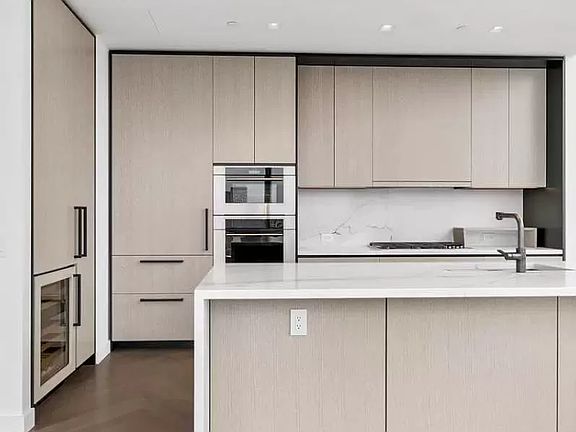 3rd image of 111 Murray St APT 35A