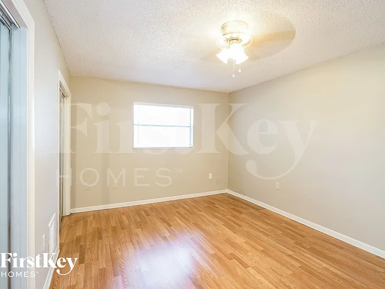 4525 Debbie Ln — Photo 9