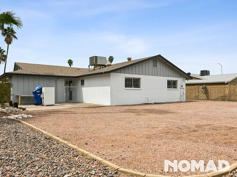 2312 W Catalina Ave — Photo 23