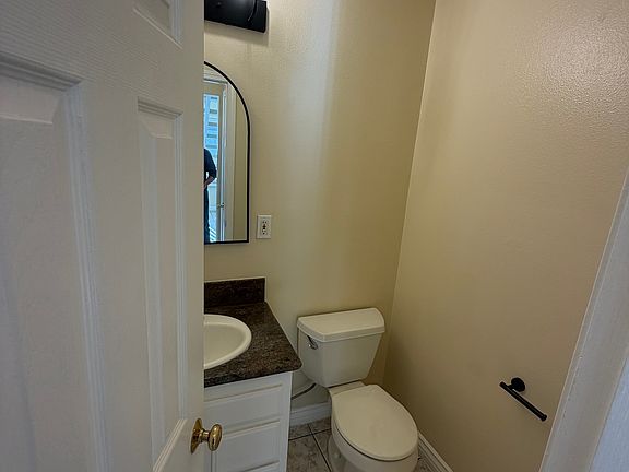 5th image of 11565 Downey Ave #2