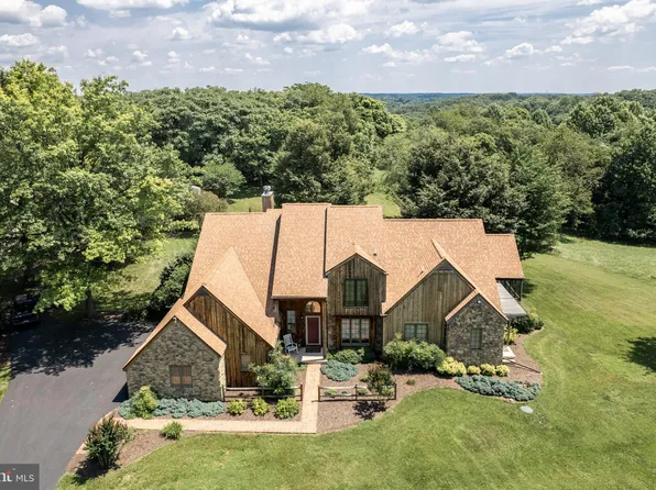 16401 Camalo Dr, Mount Airy, MD 21771