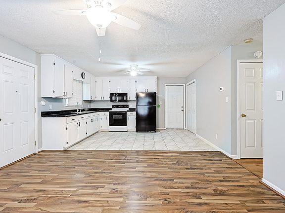 3rd image of 104 S Eaddy St.