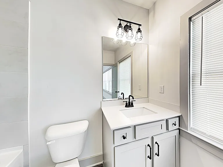 583 King Arnold St — Photo 18