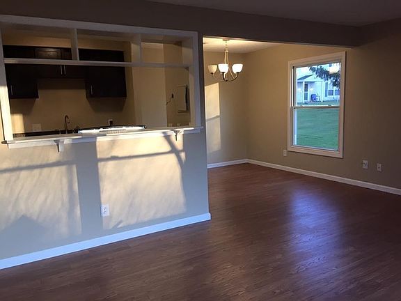 2nd image of 611 Canterbury Ln