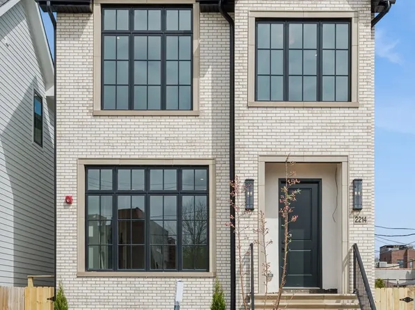 2214 W Oakdale Ave, Chicago, IL 60618