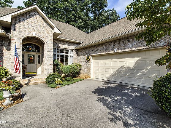 2nd image of 122 Seminole Ln