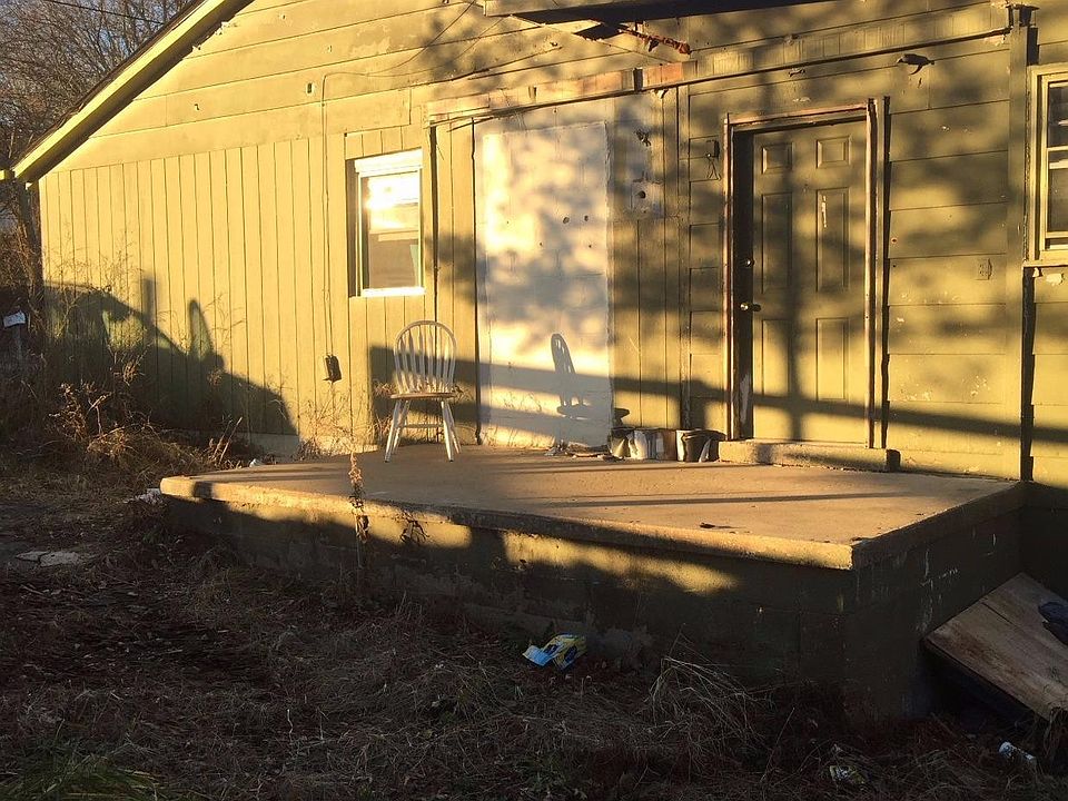 2nd image of 1244 Pollard Rd