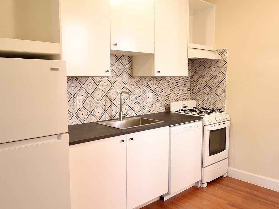 New Kitchen w Dishwasher, Gas Stove
