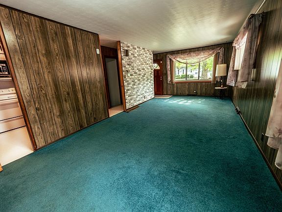5th image of 1321 Canterbury Dr