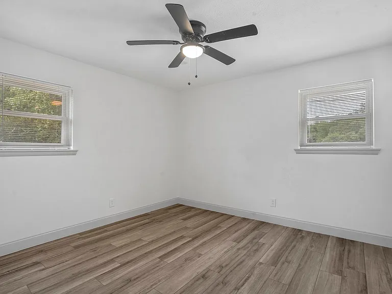 514 Canyon Ridge Dr — Photo 17