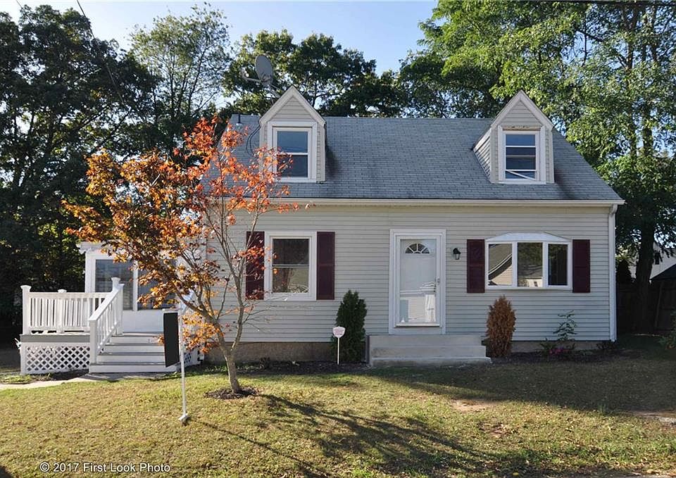 1st image of 7 Lakeview Ave