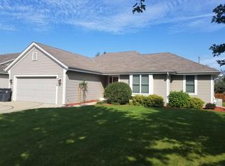 3704 Stillwater Cir, Waukesha, WI 53189