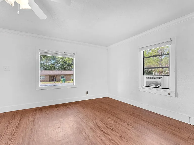 612 32nd St #B — Photo 13