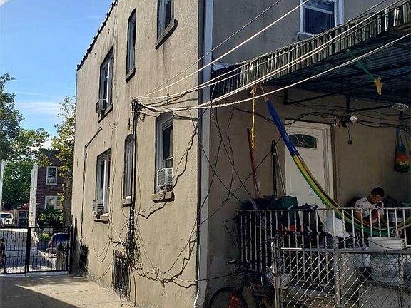 4th image of 3109 91st St