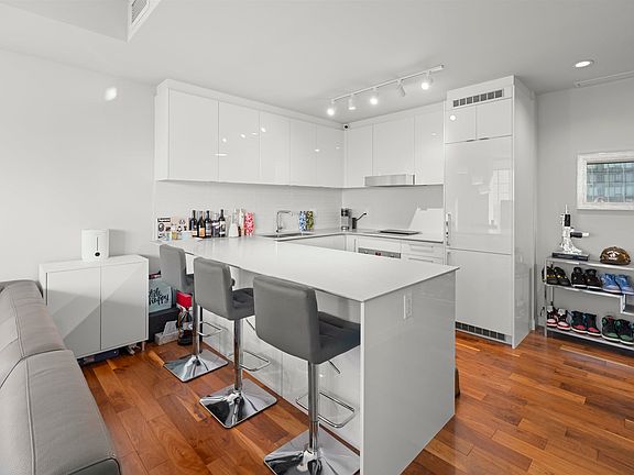 3rd image of 10360 102nd St NW #2809