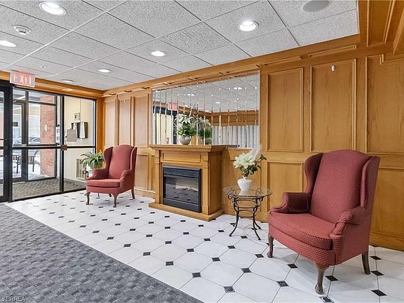 4th image of 9 Bonheur Ct #506