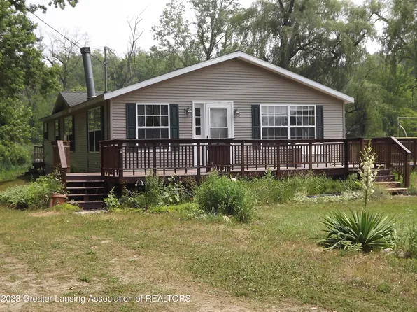 106 Little Long Lake Rd, Nashville, MI 49073