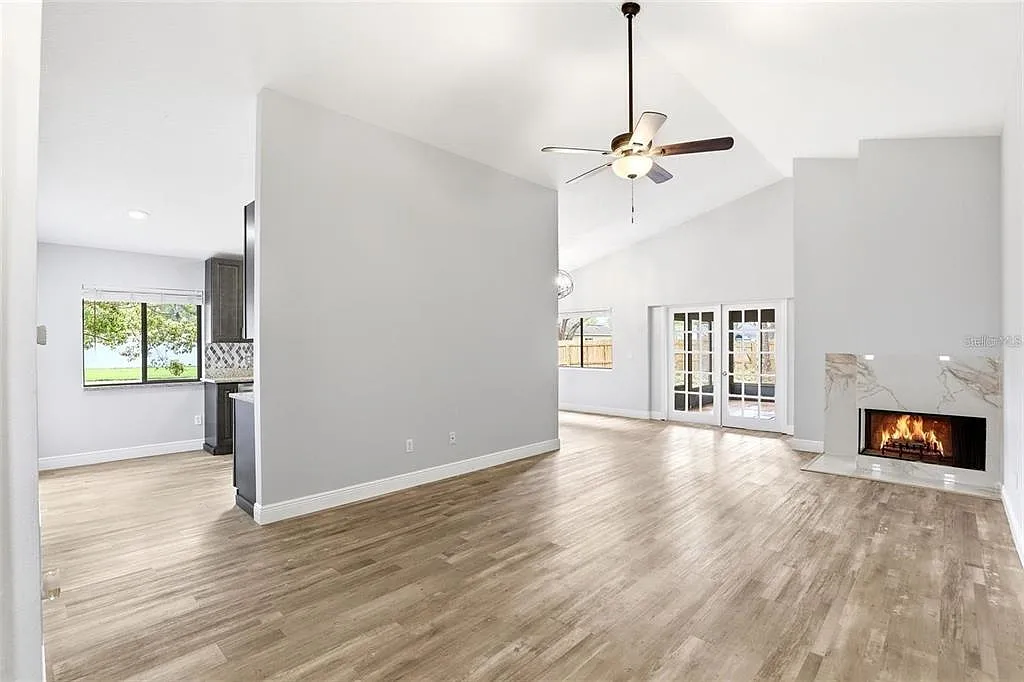 3 bed, 2.0 bath, 1554 sqft, $2,450 — Photo 3