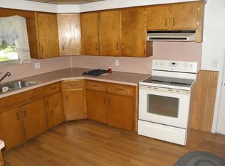 379 Sandridge Dr, Hemlock, MI 48626