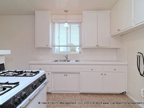 3rd image of 2517 Grant Ave APT B