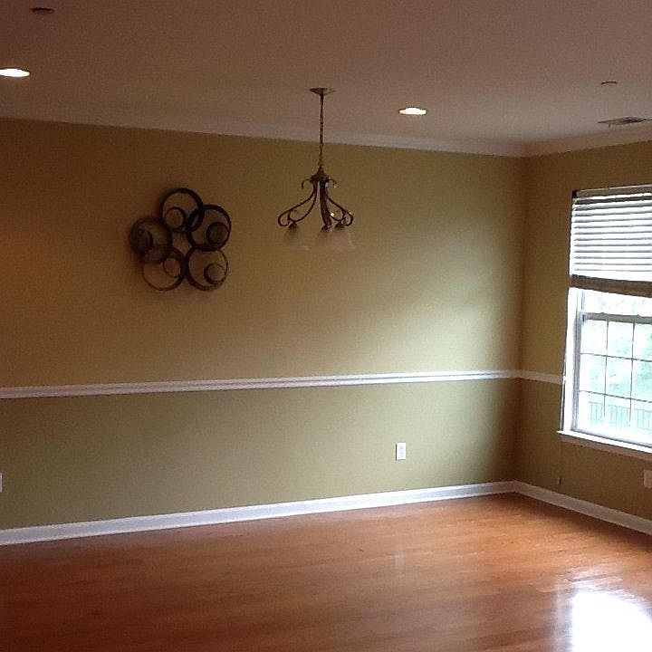 sandelier for dining area