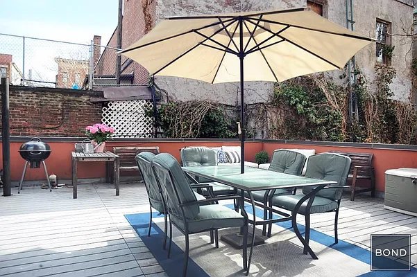 Sold by Bond New York | media 3