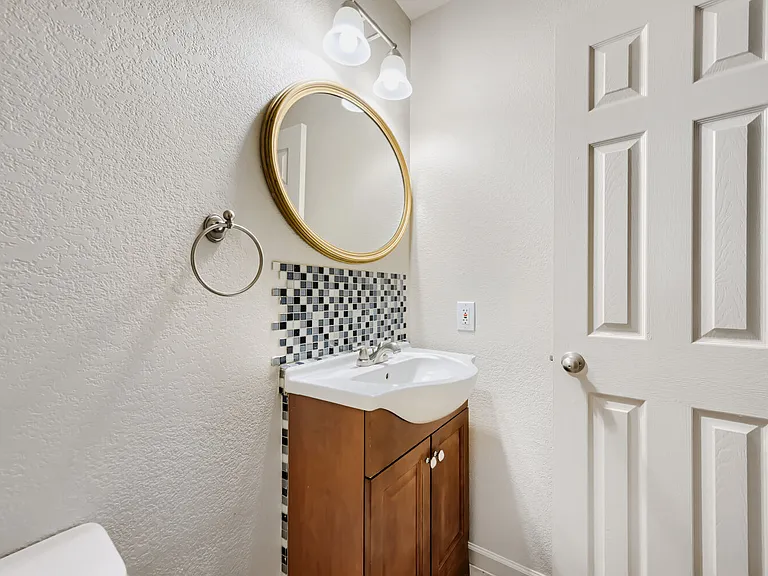 2821 E Serendipity Cir — Photo 25