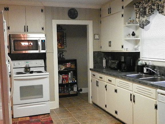 5th image of 3203 Westover Dr