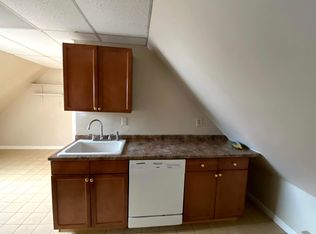841 Union St APT 3, Manchester, NH 03104