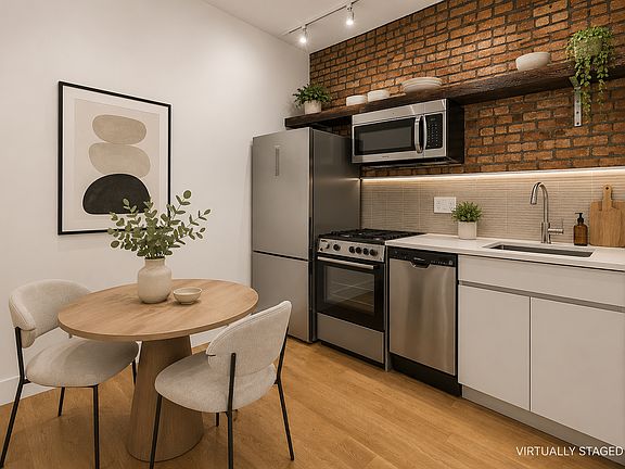 3rd image of 33 Lexington Ave APT 1F