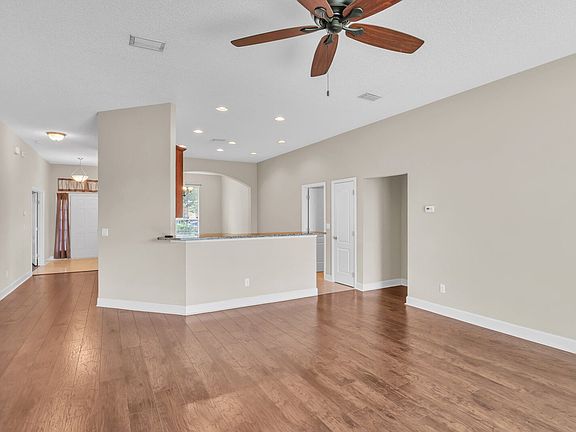 4th image of 209 Linda Lake Ln