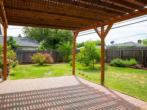 2nd image of 9132 Starina Way