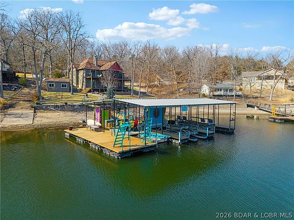 3rd image of 788 Pleasant Valley Dr