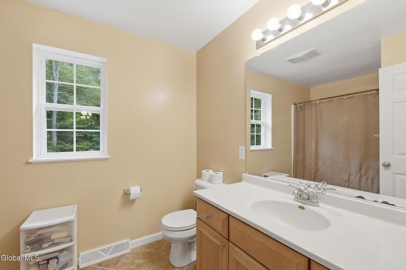4th image of 23 River Rock Drive