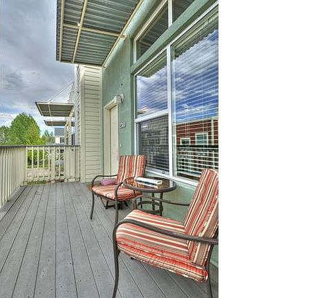 3rd image of 2809 N Syracuse Ct Unit 230