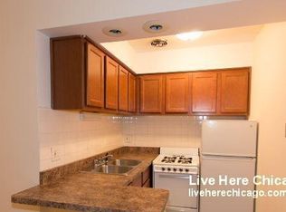 541 W Roscoe St APT 1E, Chicago, IL 60657