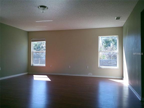 4th image of 2865 Saxon Ct
