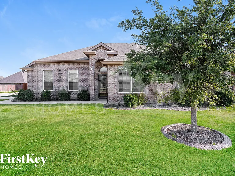 1629 Signature Dr — Photo 1
