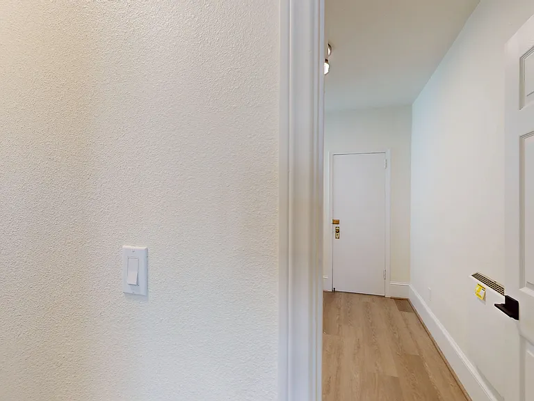 1335 Washington St #8 — Photo 8