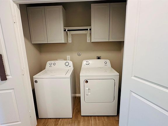 4th image of 236 Rustic Ridge Cir