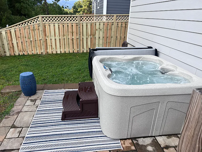 1208 Seven Sisters Ln — Photo 44
