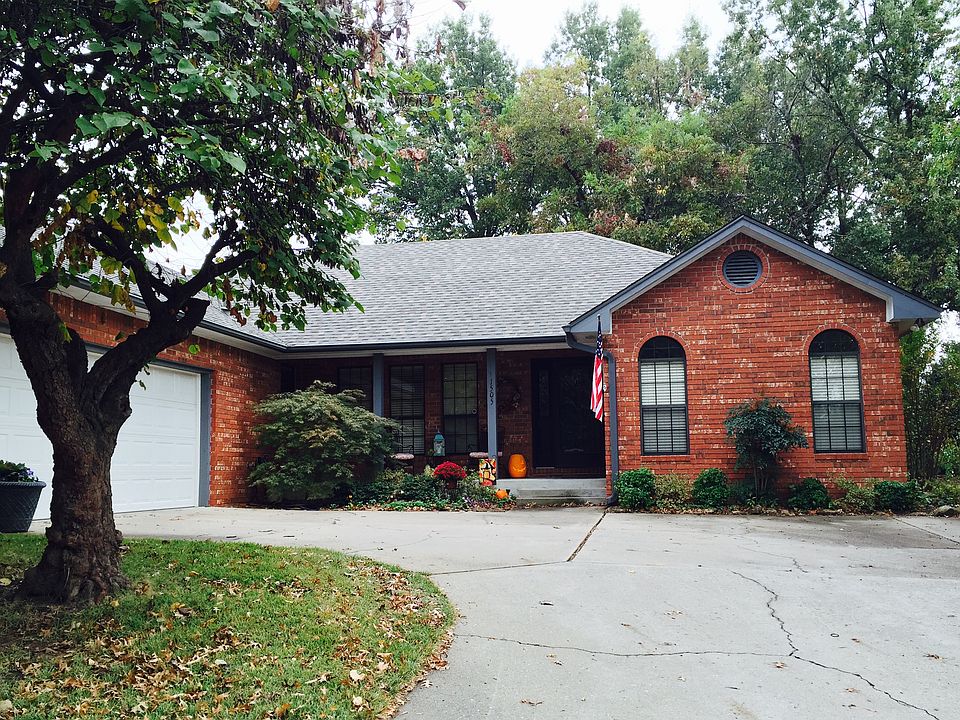 1st image of 1505 Lakeview Dr