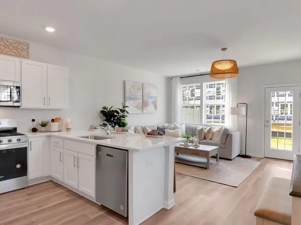 223 Hermosa Dr, Egg Harbor Township, NJ 08234