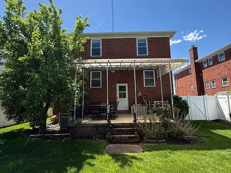25 Spring St #A — Photo 21