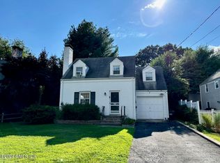 7 River Ln, Cos Cob, CT 06807